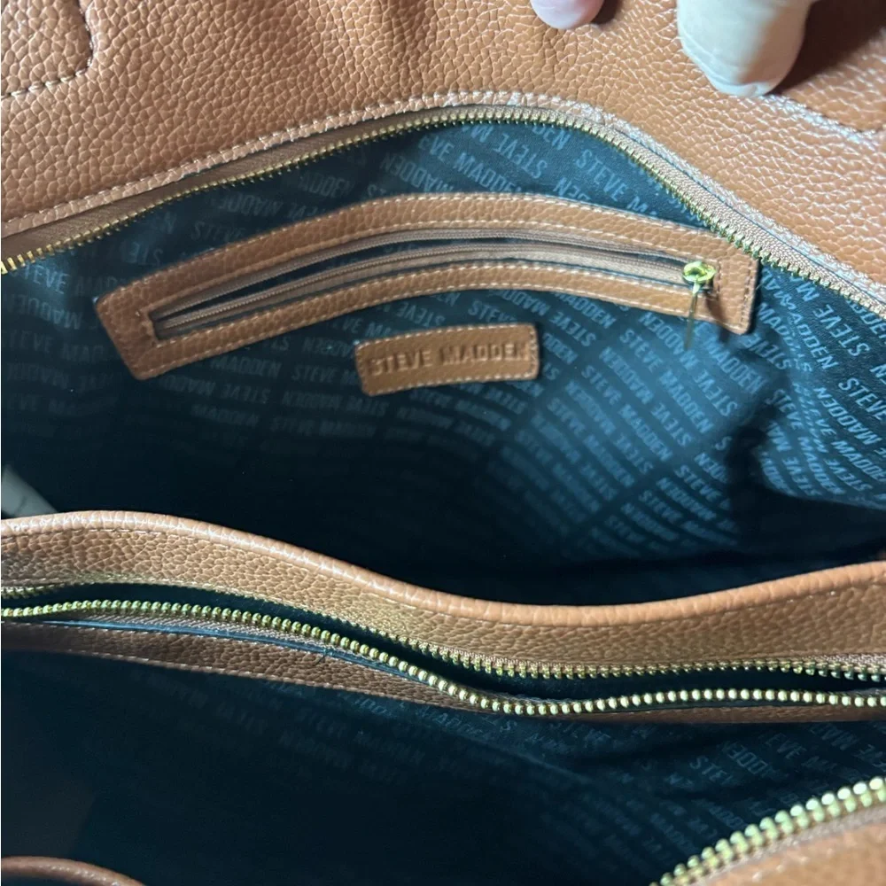 Steve Madden Tan Pebbled Faux Leather Large Satchel Tote with Gold Zippers Trave